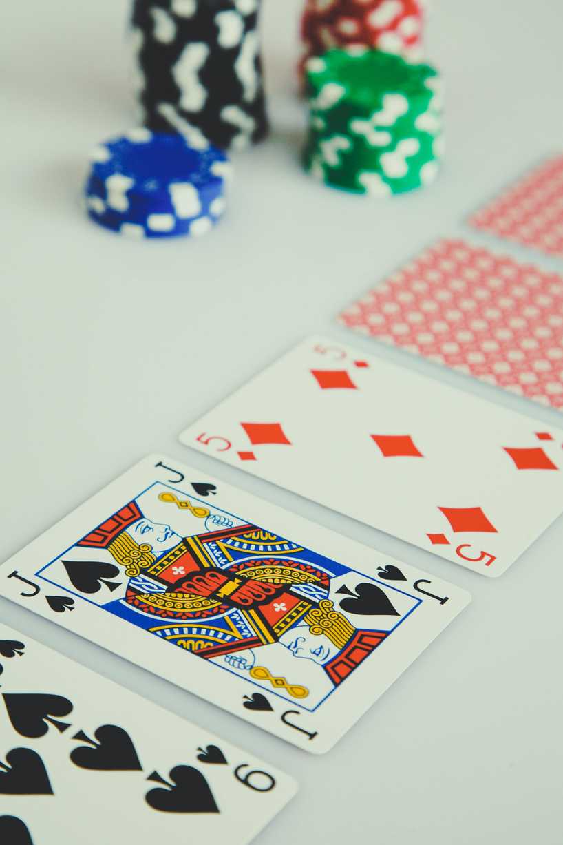 https://luckyemperorcasinos.com/